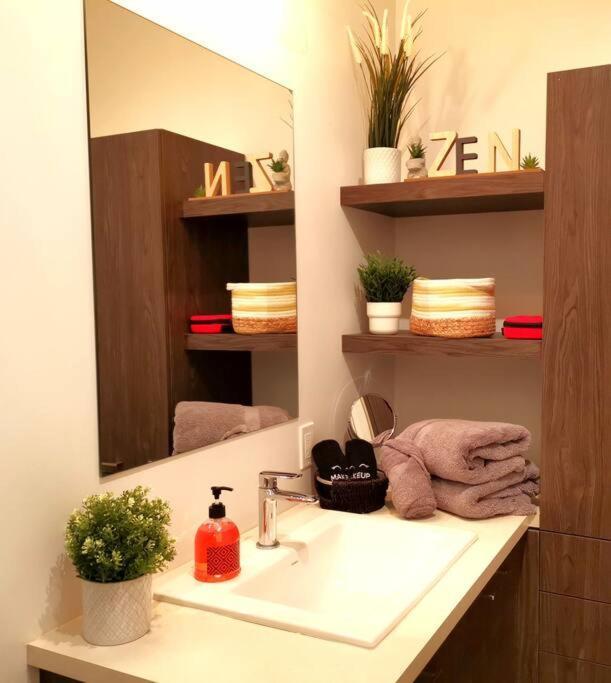 Apartament Penthouse With Free Indoor Parking Downtown Québec Zewnętrze zdjęcie